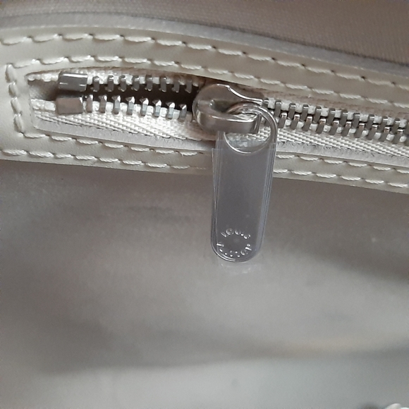 Louis Vuitton authentic Brea GM EPI Ivore bag - Picture 15 of 16